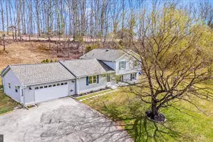 5519 Cindy Ct, Mount Airy, MD 21771 - Photo 3