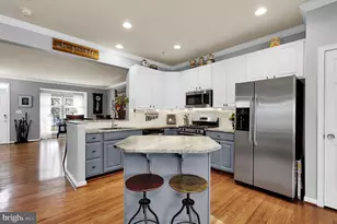 9678 Atterbury Ln, Frederick, MD 21704 - Photo 5