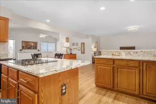 10244 Royal St Andrews Pl, Ijamsville, MD 21754 - Photo 5