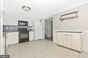 207 Contour Rd, Mount Airy, MD 21771 - Photo 11