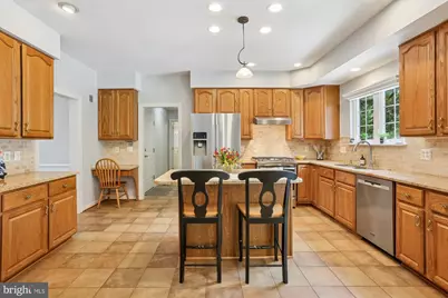 11208 Yardley Place, Ijamsville, MD 21754 - Photo 17