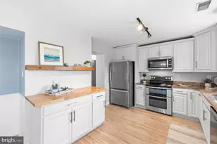 10391 Meadowhead Cir, New Market, MD 21774 - Photo 9