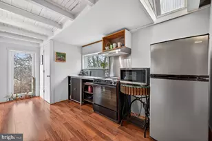 926 E A St, Brunswick, MD 21716 - Photo 3