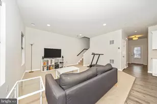 2805 Hillfield Dr, Frederick, MD 21702 - Photo 19