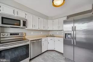 8024 Waterview Ct, Frederick, MD 21701 - Photo 7