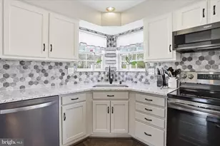 9049 Allington Manor Cir W, Frederick, MD 21703 - Photo 7