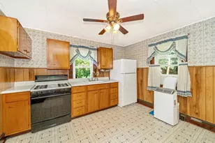 7 W B St, Brunswick, MD 21716 - Photo 9