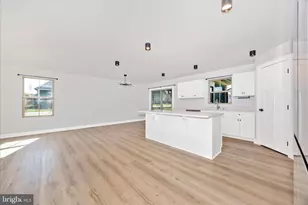 368 Crown Pt Dr, Frederick, MD 21702 - Photo 17