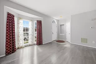 5126 McLauren Ln, Frederick, MD 21703 - Photo 3