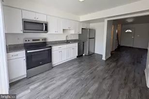 526 Essex Pl, Frederick, MD 21703 - Photo 7