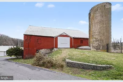 10301 McKinstry Mill Road, New Windsor, MD 21776 - Photo 3