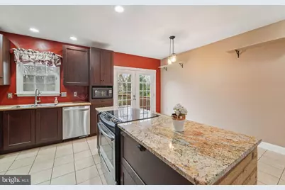 56 Victoria Square, Frederick, MD 21702 - Photo 11