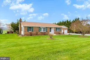 6114 Elaine Dr, Braddock Heights, MD 21714 - Photo 3