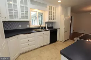 8121 Runnymeade Dr, Frederick, MD 21702 - Photo 11