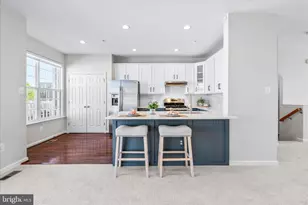 318 East Wainscot Drive, New Market, MD 21774 - Photo 3