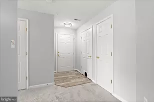 2504 Shelley Cir, Frederick, MD 21702 - Photo 7