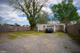 24 Hamilton Ave, Frederick, MD 21701 - Photo 9