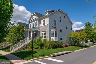1423 Village Green Way, Brunswick, MD 21716 - Photo 3