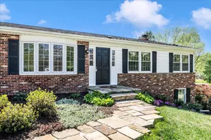 5811 Corporal Jones Ct, Mount Airy, MD 21771 - Photo 3