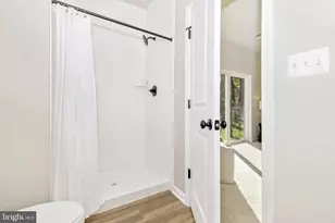 306 G Baughmans Ln, Frederick, MD 21702 - Photo 5