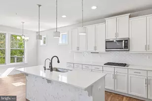 2048 Chamberlain Dr, Frederick, MD 21702 - Photo 5