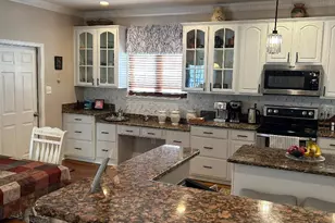 9678 Royal Crest Cir, Frederick, MD 21704 - Photo 5