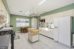 1206 Beechwood Dr, Frederick, MD 21701 - Photo 5