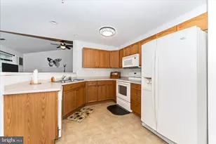 2513 Shelley Cir, Frederick, MD 21702 - Photo 11