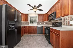 2509 Shelley Cir, Frederick, MD 21702 - Photo 9