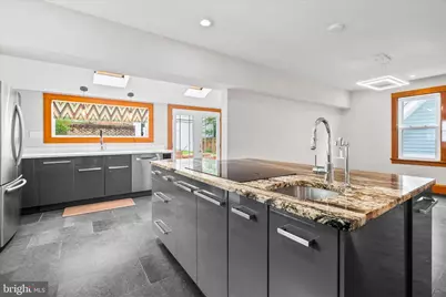 218 N Delaware Avenue, Brunswick, MD 21716 - Photo 17