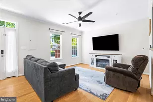 110 Featherstone Pl, Frederick, MD 21702 - Photo 3