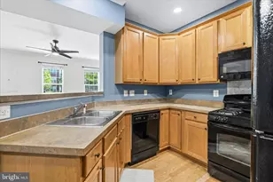 110 Featherstone Pl, Frederick, MD 21702 - Photo 9