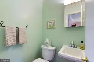 6826 Acacia Ct, Frederick, MD 21703 - Photo 11
