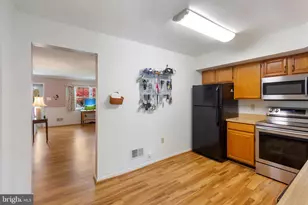 6826 Acacia Ct, Frederick, MD 21703 - Photo 7