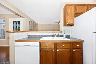5601 Avonshire Place #B, Frederick, MD 21703 - Photo 17