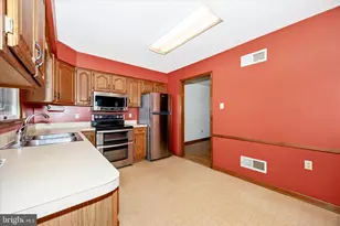 205 E G St, Brunswick, MD 21716 - Photo 13