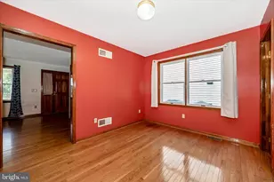 205 E G St, Brunswick, MD 21716 - Photo 9