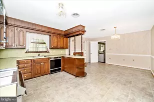 9496 Pocono Dr, Frederick, MD 21702 - Photo 11