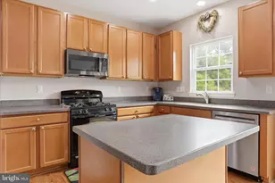 2113 Infantry Dr, Frederick, MD 21702 - Photo 15