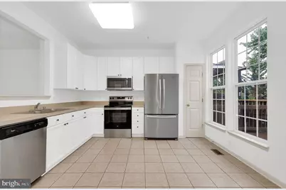 2495 Lakeside Drive, Frederick, MD 21702 - Photo 11