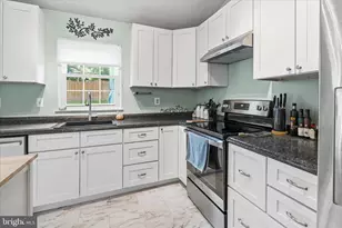 1420 Hunting Horn Ln, Frederick, MD 21703 - Photo 13