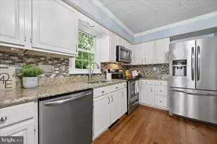 6396 Devonshire Ln, Frederick, MD 21703 - Photo 9