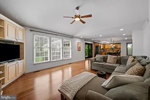 2425 Hunters Chase Ct, Frederick, MD 21702 - Photo 9