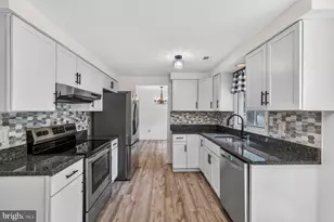 302 Spring Gate Ct, Mount Airy, MD 21771 - Photo 15