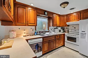 8214 Pembrook Ct, Frederick, MD 21704 - Photo 11