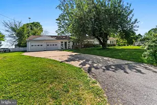8214 Pembrook Ct, Frederick, MD 21704 - Photo 1