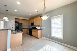 3642 Carriage Hill Dr, Frederick, MD 21704 - Photo 7