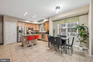 11203 Yardley Ct, Ijamsville, MD 21754 - Photo 3