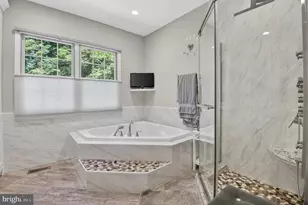 1137 Sugarloaf Mountain Rd, Dickerson, MD 20842 - Photo 31
