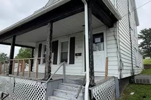 805 E B St, Brunswick, MD 21716 - Photo 3
